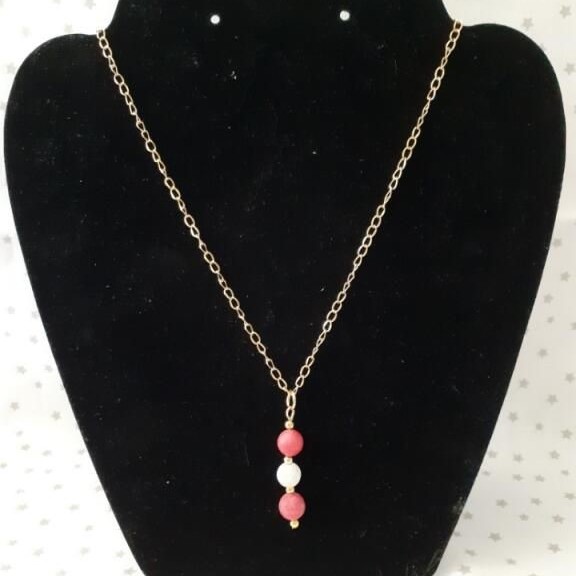 Collier 3 perles rouge /blanc